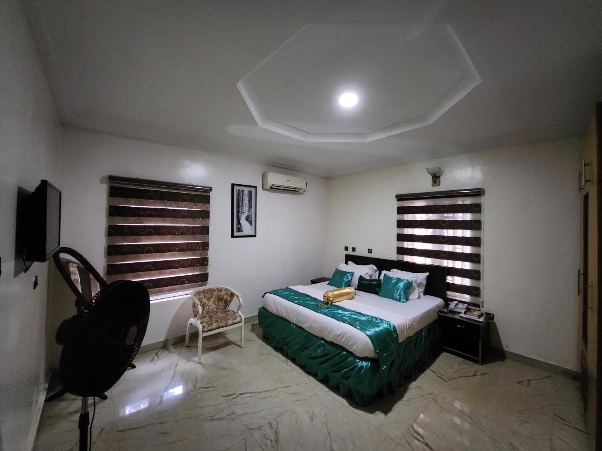 Nue-Crest Hotels & Suites Enugu Dış mekan fotoğraf