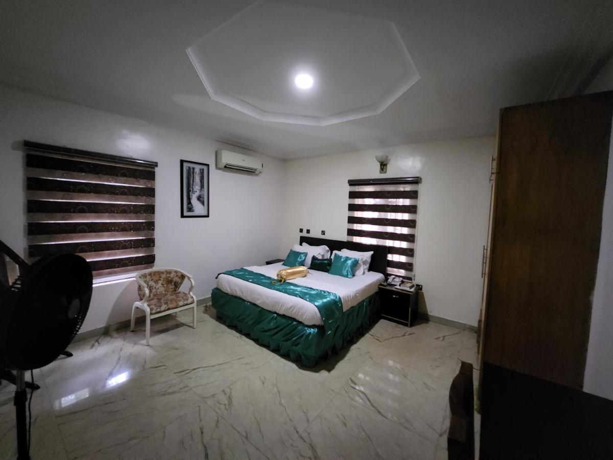 Nue-Crest Hotels & Suites Enugu Dış mekan fotoğraf