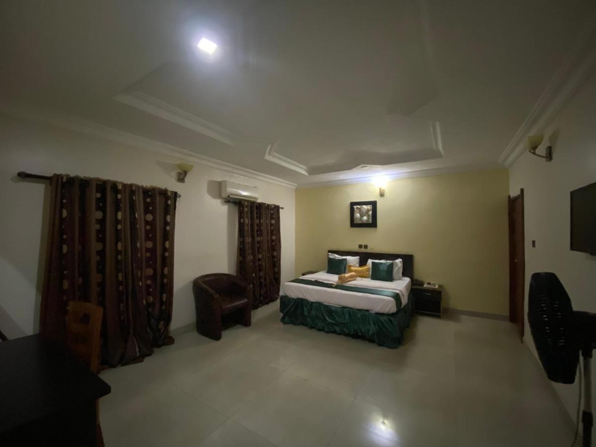 Nue-Crest Hotels & Suites Enugu Dış mekan fotoğraf