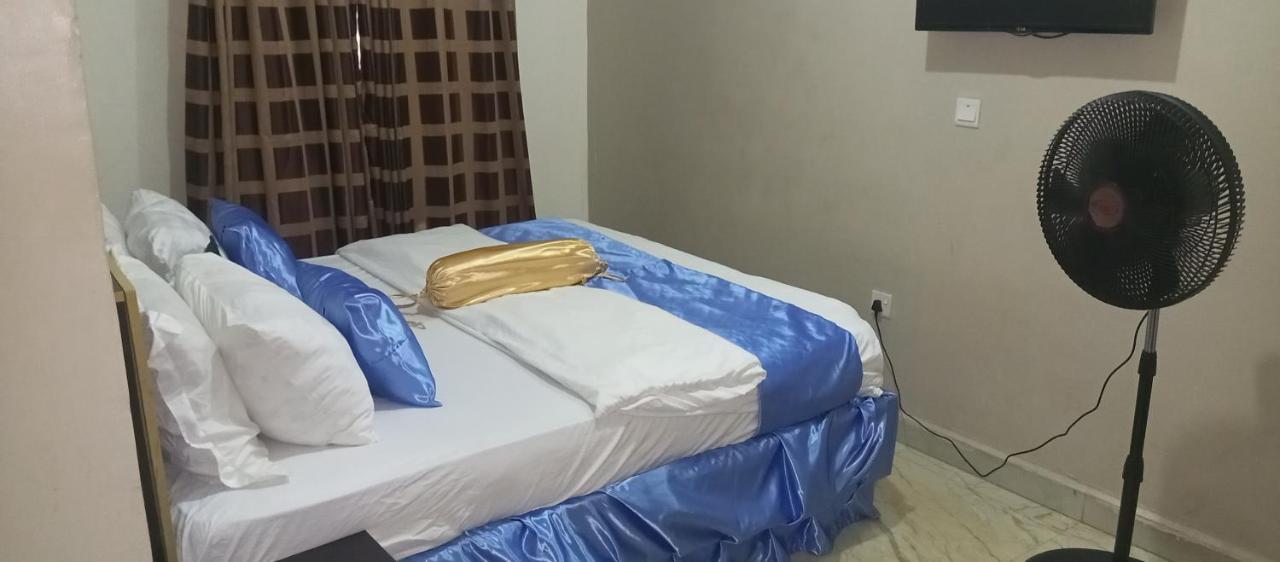 Nue-Crest Hotels & Suites Enugu Dış mekan fotoğraf