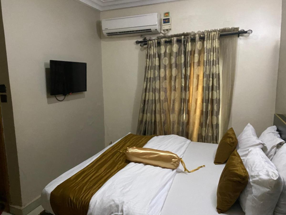 Nue-Crest Hotels & Suites Enugu Dış mekan fotoğraf