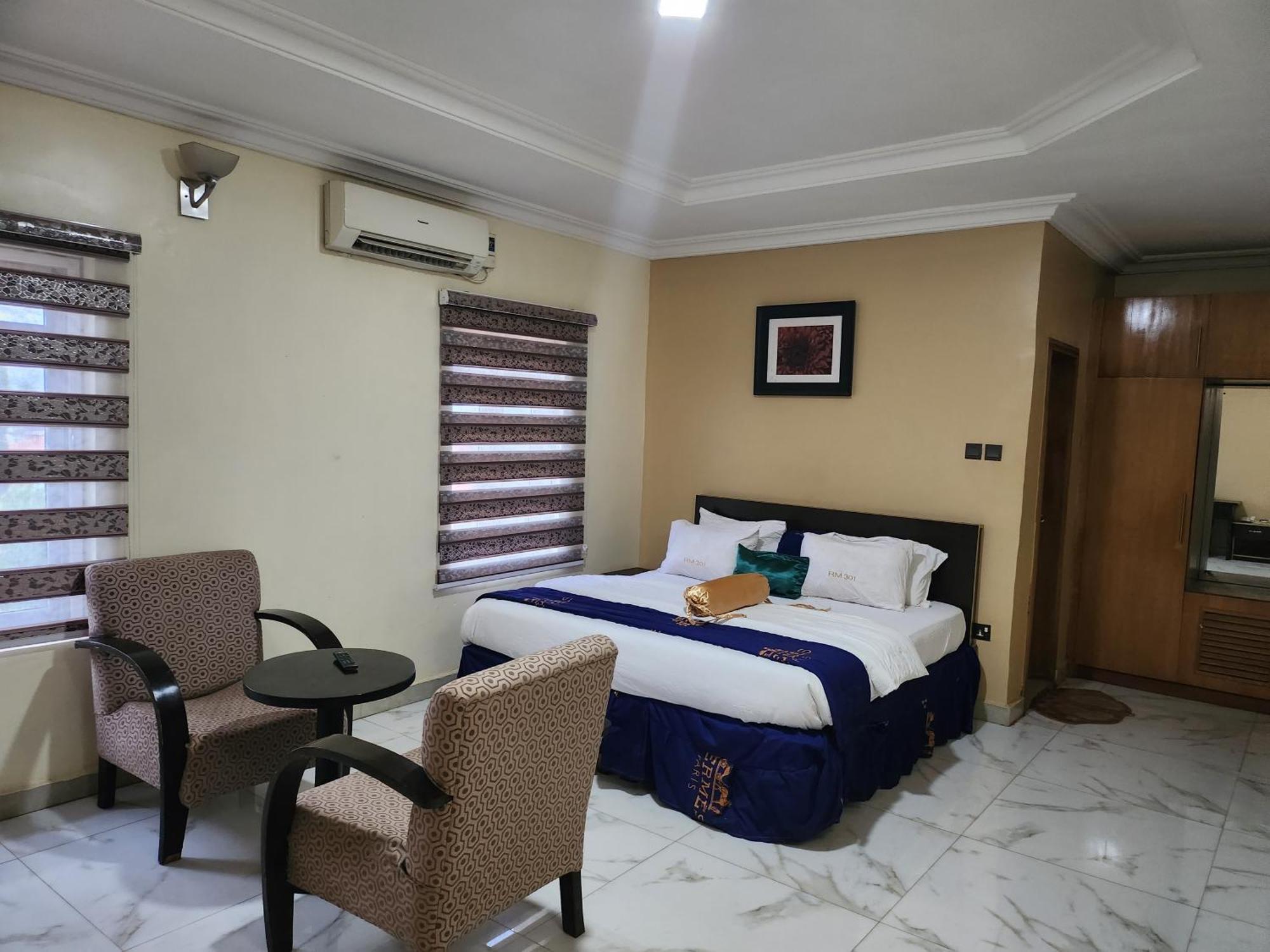 Nue-Crest Hotels & Suites Enugu Dış mekan fotoğraf