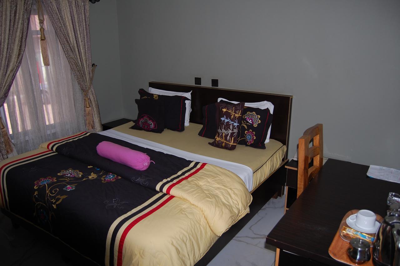 Nue-Crest Hotels & Suites Enugu Dış mekan fotoğraf